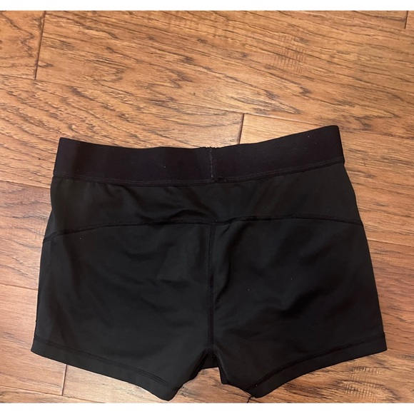 Adidas tech fit short - Picture 2 of 4